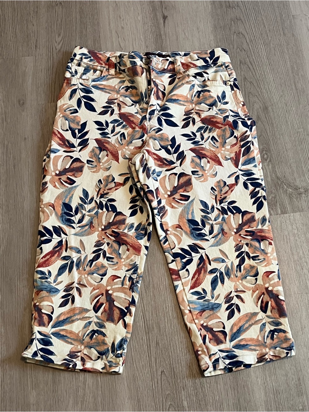 Gloria Vanderbilt Men's Leaf-Print Chinos - Cream, Navy & Rust
